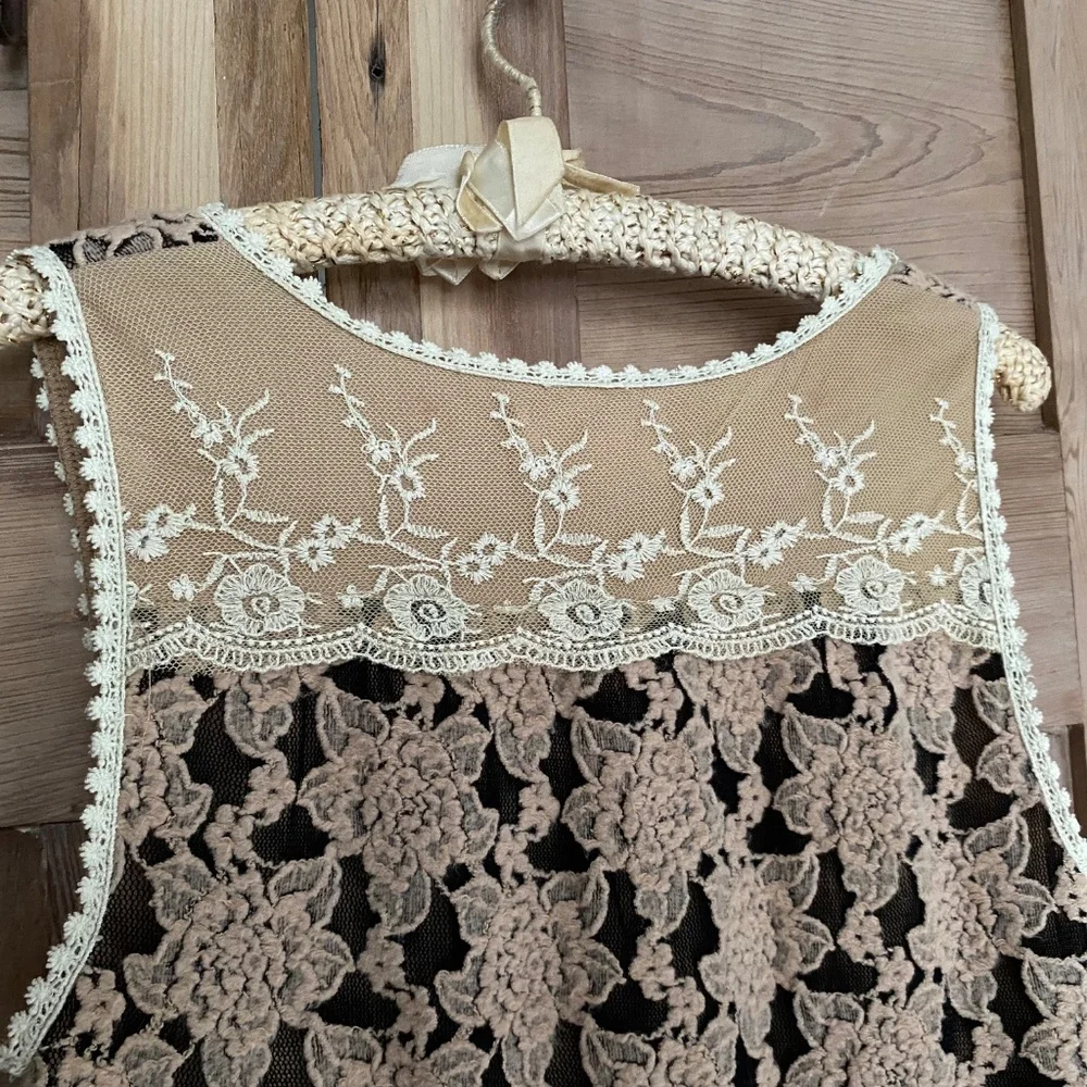 A’reve Lace Overlay Sleeveless Mini Dress M Cream - Picture 3 of 5